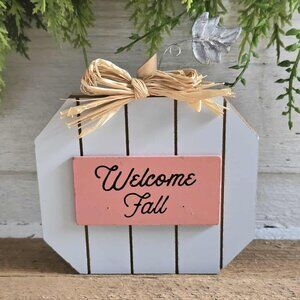 Welcome Fall Primitive Farmhouse Pumpkin Sign Figurine with Silver Metal Leaf